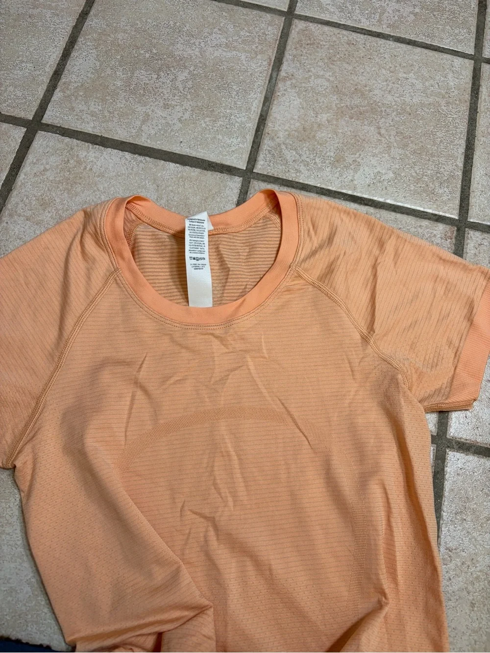 NWOT Lululemon Swiftly Tech Short- Sleeve Shirt 2.0 *Hip Length (Rock Melon) 4